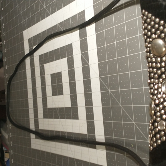 Black crossbody purse 23 in. Strap drop bejeweled Dove brand on zipper defect - Picture 5 of 13